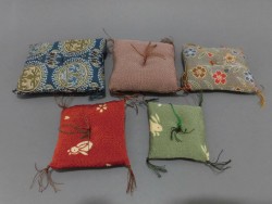 小さな座布団