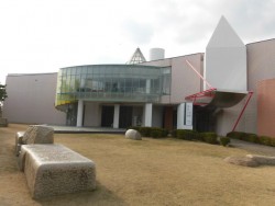 芦屋市立美術博物館 