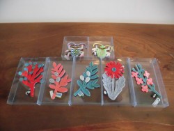 plant、虫のブローチ