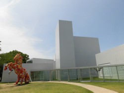 十和田市現代美術館