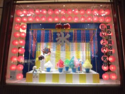 夏らしい ショーウィンドー