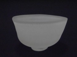 白ガラスの茶碗1