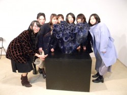 森綾さんの作品を 前にして 